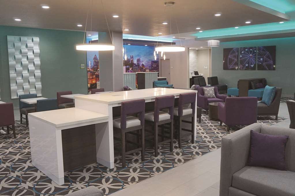 La Quinta By Wyndham Dallas Plano - Колонията Съоръжения снимка