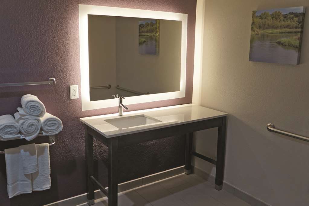 La Quinta By Wyndham Dallas Plano - Колонията Стая снимка